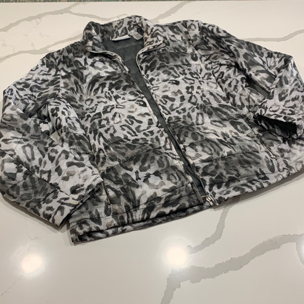 Alfred Dunner long sleeve puffer coat with pocket size 12 petite gray, and black